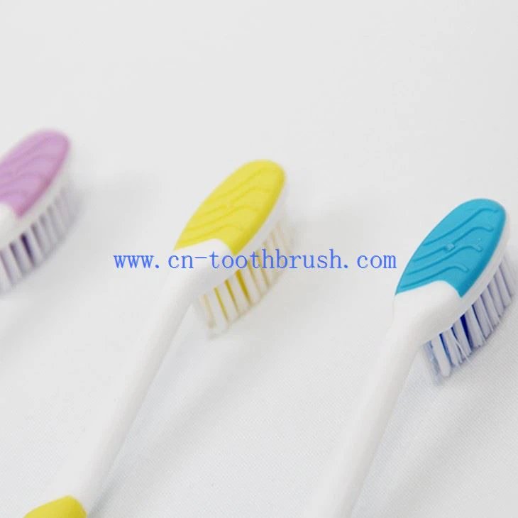 The Tongue Cleaner Of Classic Adult Toothbrush With Light Handle